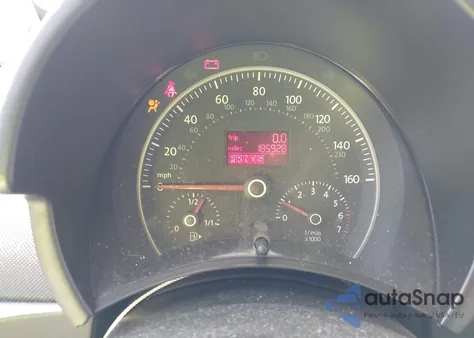 2009 Volkswagen New Beetle 2.5L из США, поврежденный, VIN 3VWRW31CX9M516972